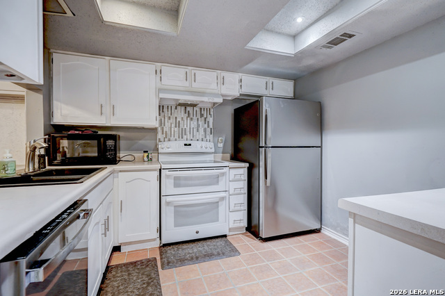 Image 19 of 30 For 6422 Honey Hl