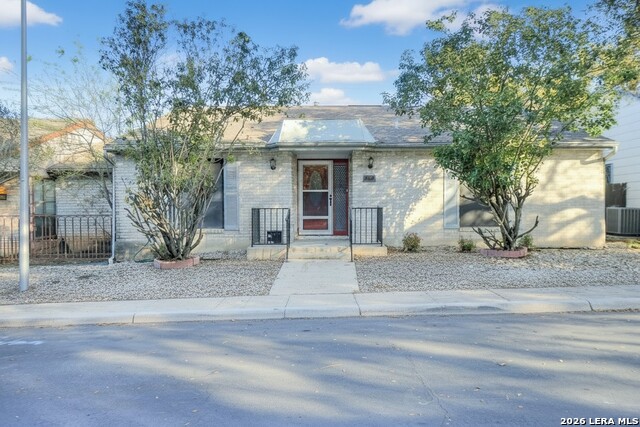 Image 2 of 30 For 6422 Honey Hl