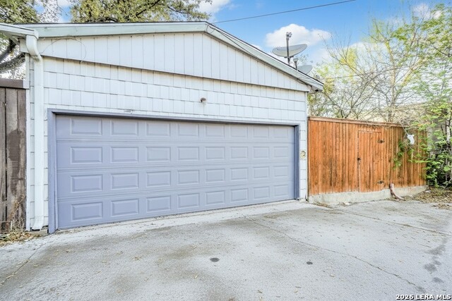 Image 26 of 30 For 6422 Honey Hl