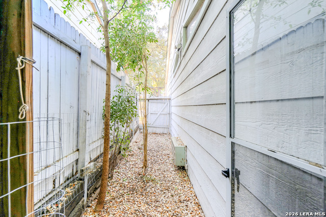 Image 28 of 30 For 6422 Honey Hl