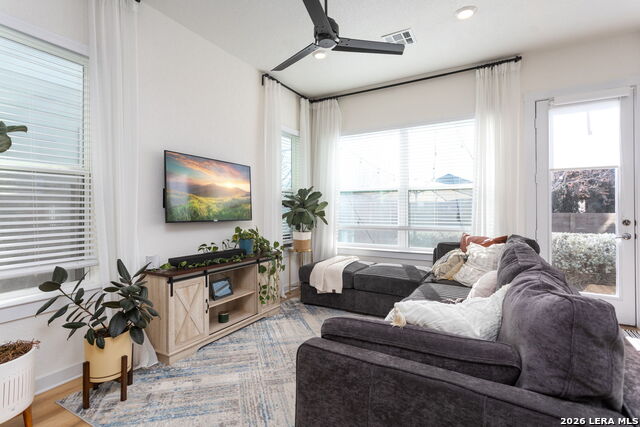 Image 8 of 23 For 5843 Whitby Unit 3