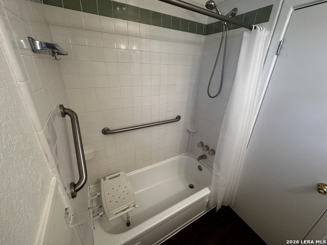 Image 15 of 21 For 121 W Silver Sands  121