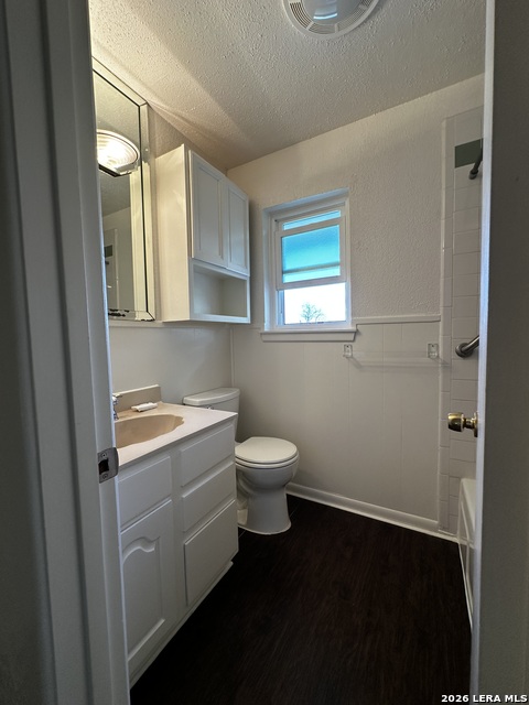 Image 16 of 21 For 121 W Silver Sands  121