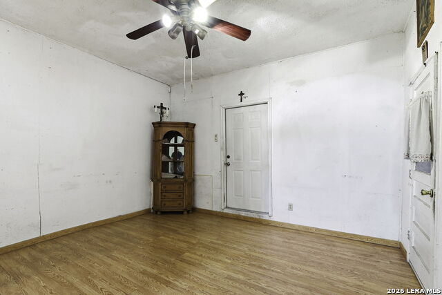 Image 12 of 26 For 521 San Joaquin N