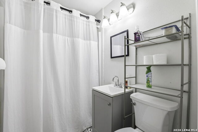 Image 21 of 26 For 521 San Joaquin N