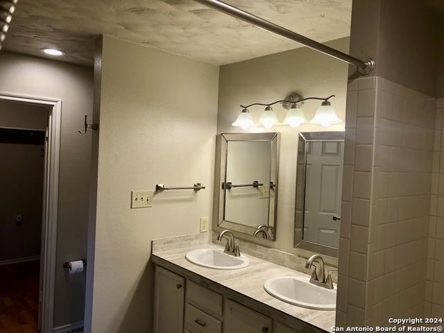 Image 11 of 18 For 1 Chaparral Hill Dr