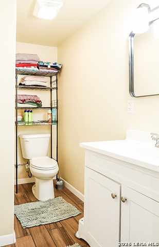 Image 12 of 15 For 410 Crisp N