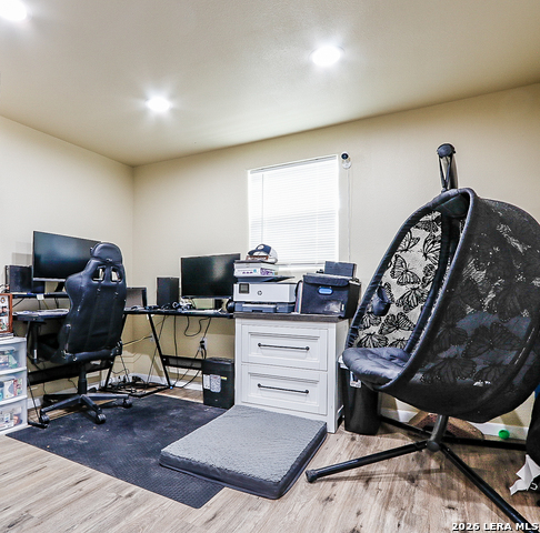 Image 14 of 15 For 410 Crisp N