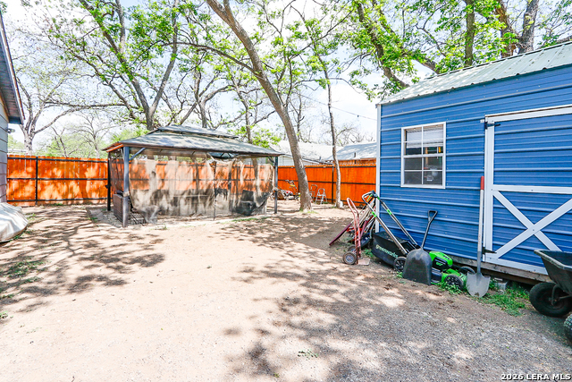 Image 15 of 15 For 410 Crisp N