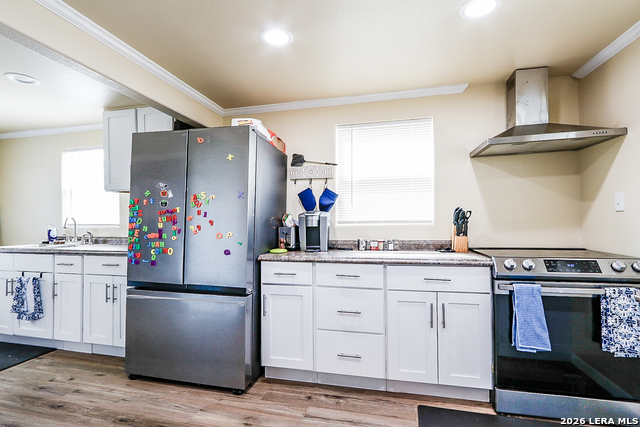 Image 6 of 15 For 410 Crisp N