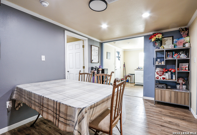 Image 8 of 15 For 410 Crisp N