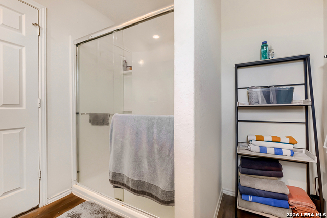 Image 17 of 29 For 6907 Ashcat  