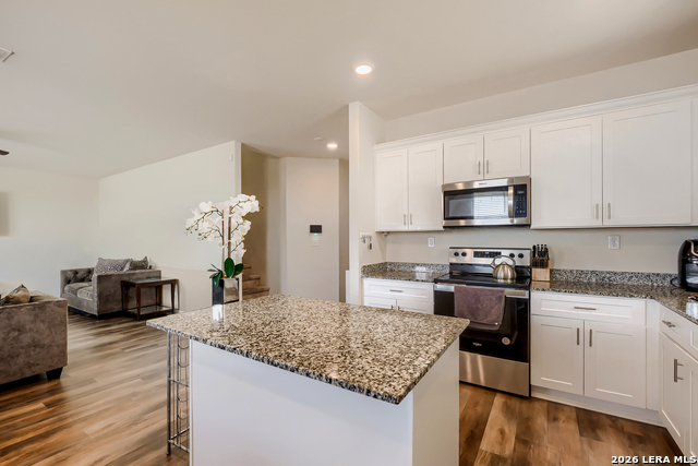 Image 8 of 29 For 6907 Ashcat  