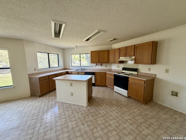 Image 4 of 41 For 281 Samantha