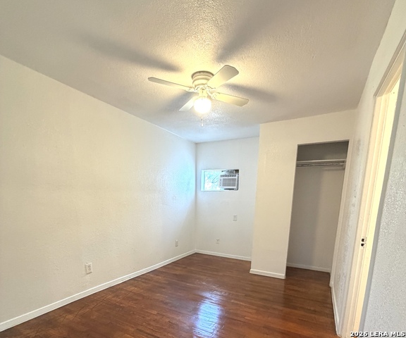 Image 12 of 18 For 122 Waugh  