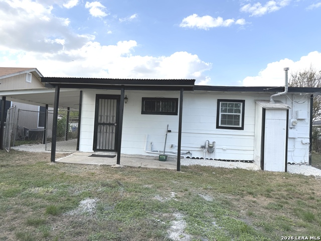 Image 17 of 18 For 122 Waugh  