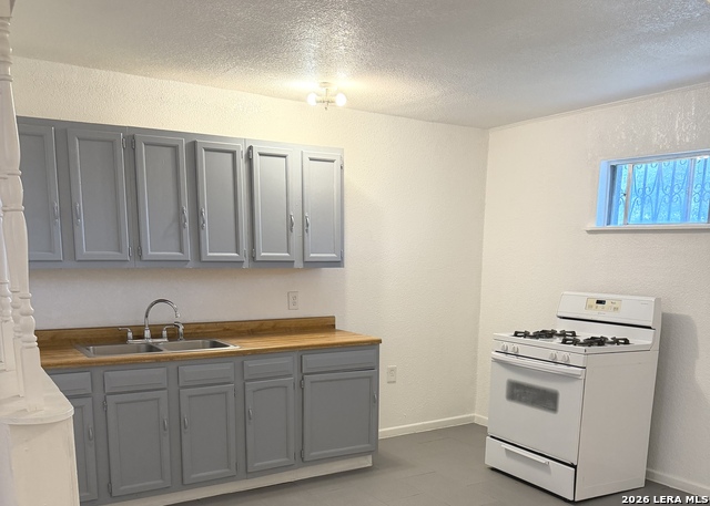 Image 7 of 18 For 122 Waugh  