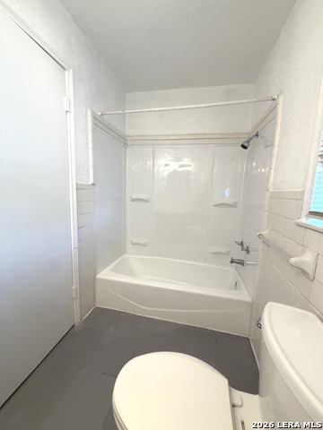 Image 8 of 18 For 122 Waugh  