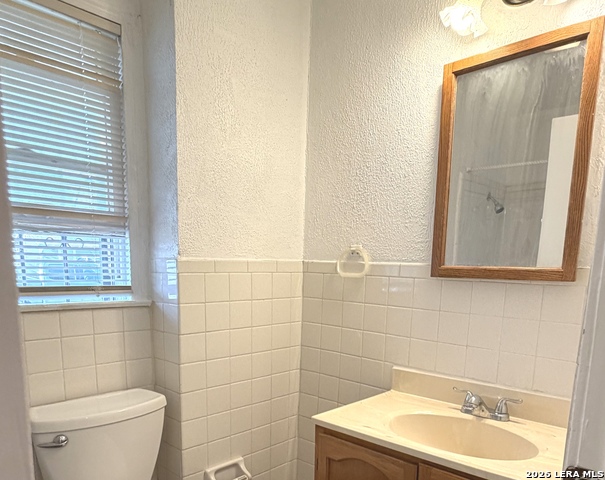 Image 9 of 18 For 122 Waugh  