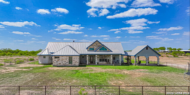 Details for 946 County Road 361, La Vernia, TX 78121
