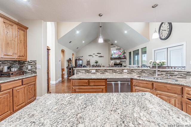 Listing photo id 16 for 946 County Road 361