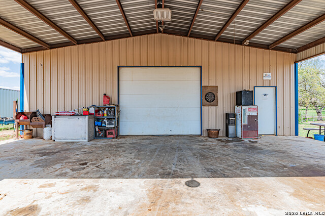 Listing photo id 75 for 946 County Road 361