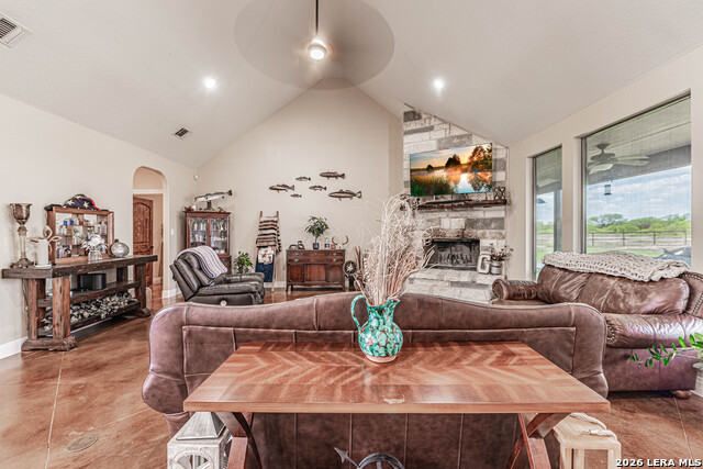 Listing photo id 7 for 946 County Road 361