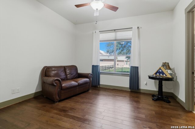 Image 20 of 39 For 439 Mystic Pkwy