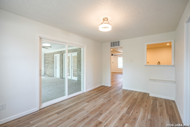 Image 11 of 29 For 3934 Southport