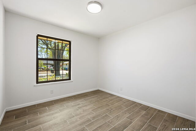 Image 18 of 25 For 5167 Village