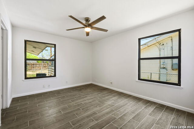 Image 21 of 25 For 5167 Village