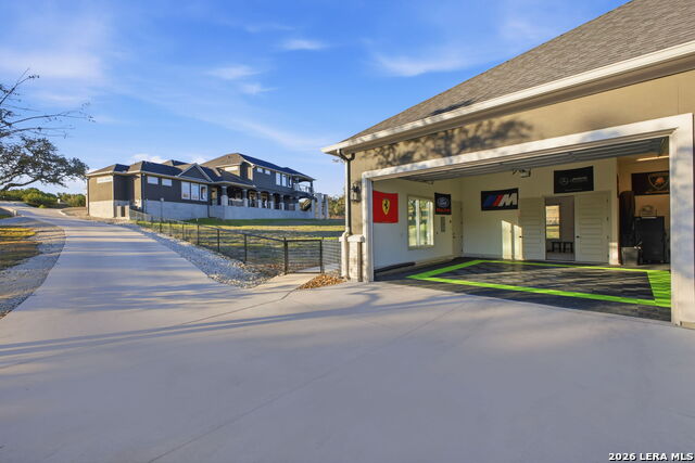 Image 2 of 50 For 321 Vista View Place