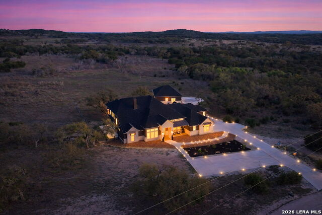 Image 4 of 50 For 321 Vista View Place