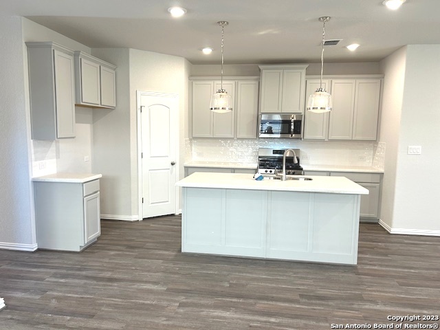 Image 4 of 22 For 2043 Chelsea Grove