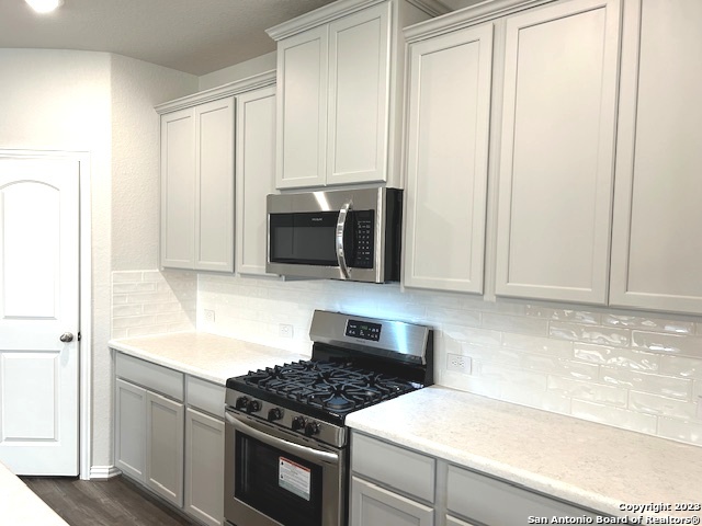 Image 5 of 22 For 2043 Chelsea Grove