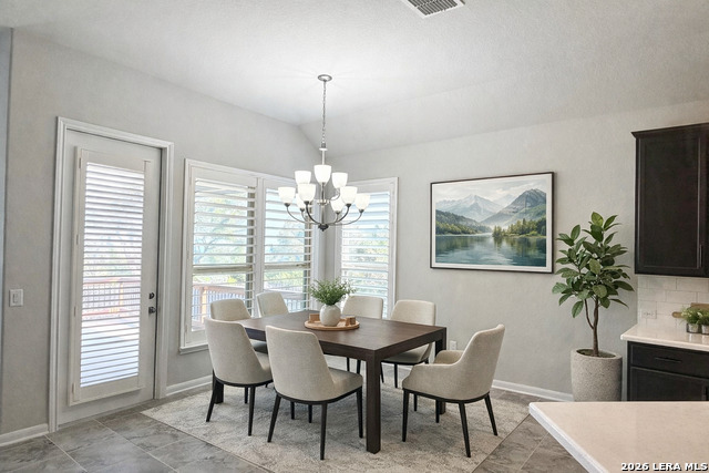 Image 7 of 28 For 21 Mariposa Pkwy