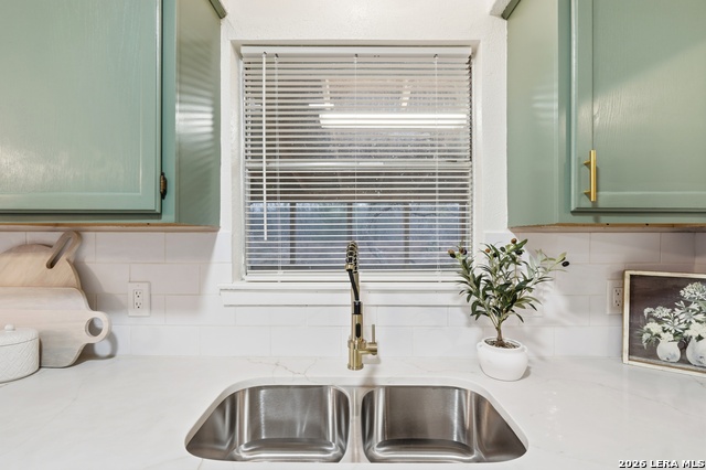 Image 11 of 26 For 4706 Esterbrook