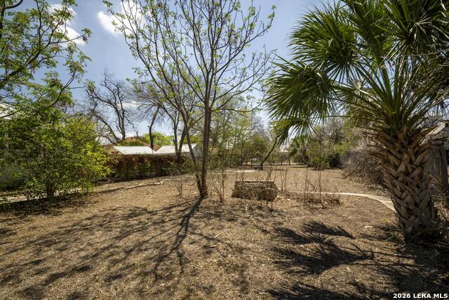 Image 16 of 42 For 810 Mason  