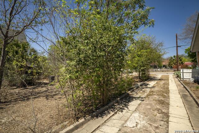 Image 18 of 42 For 810 Mason  