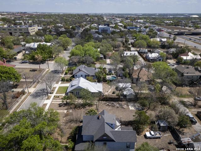 Image 2 of 42 For 810 Mason  