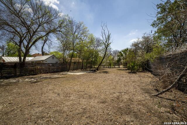 Image 21 of 42 For 810 Mason  