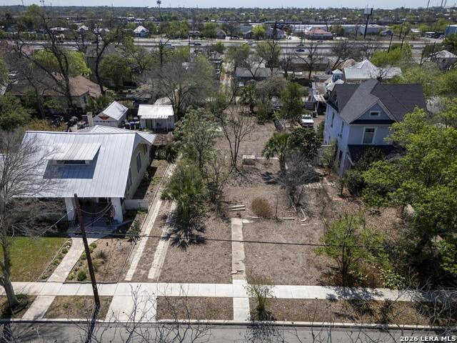 Image 30 of 42 For 810 Mason  