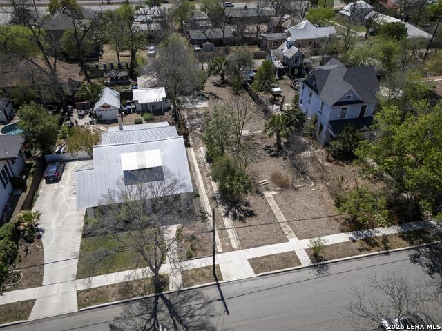 Image 33 of 42 For 810 Mason  