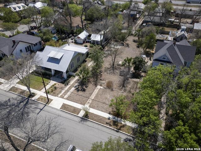 Image 35 of 42 For 810 Mason  