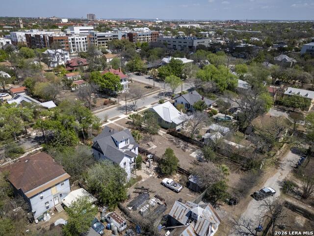 Image 41 of 42 For 810 Mason  