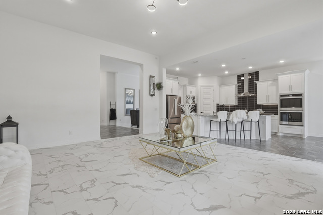 Image 17 of 50 For 2035 Buckner