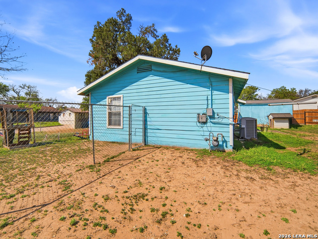 Image 19 of 25 For 179 Howle Ave