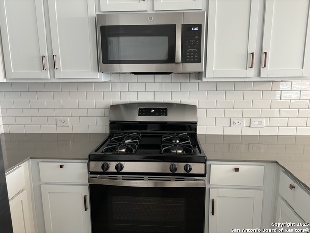 Image 4 of 23 For 8523 Astral Place