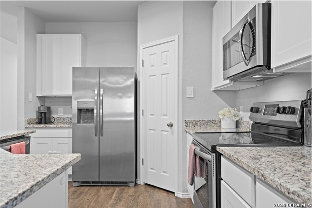 Listing photo id 15 for 10439 Lateleaf Oak