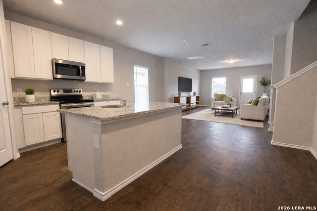 Listing photo id 0 for 10439 Lateleaf Oak